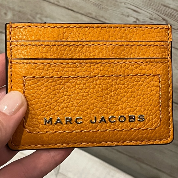 SOLD!!🔥MARC JACOBS Card Holder🔥 FINAL PRICE - Picture 2 of 4